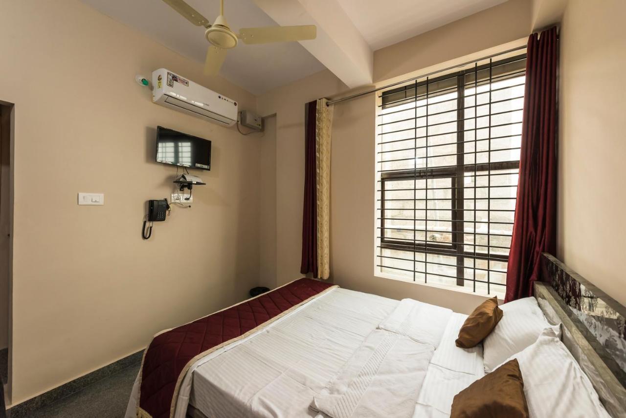 Oyo 9544 Hotel Crown Residency Mysore Exterior foto